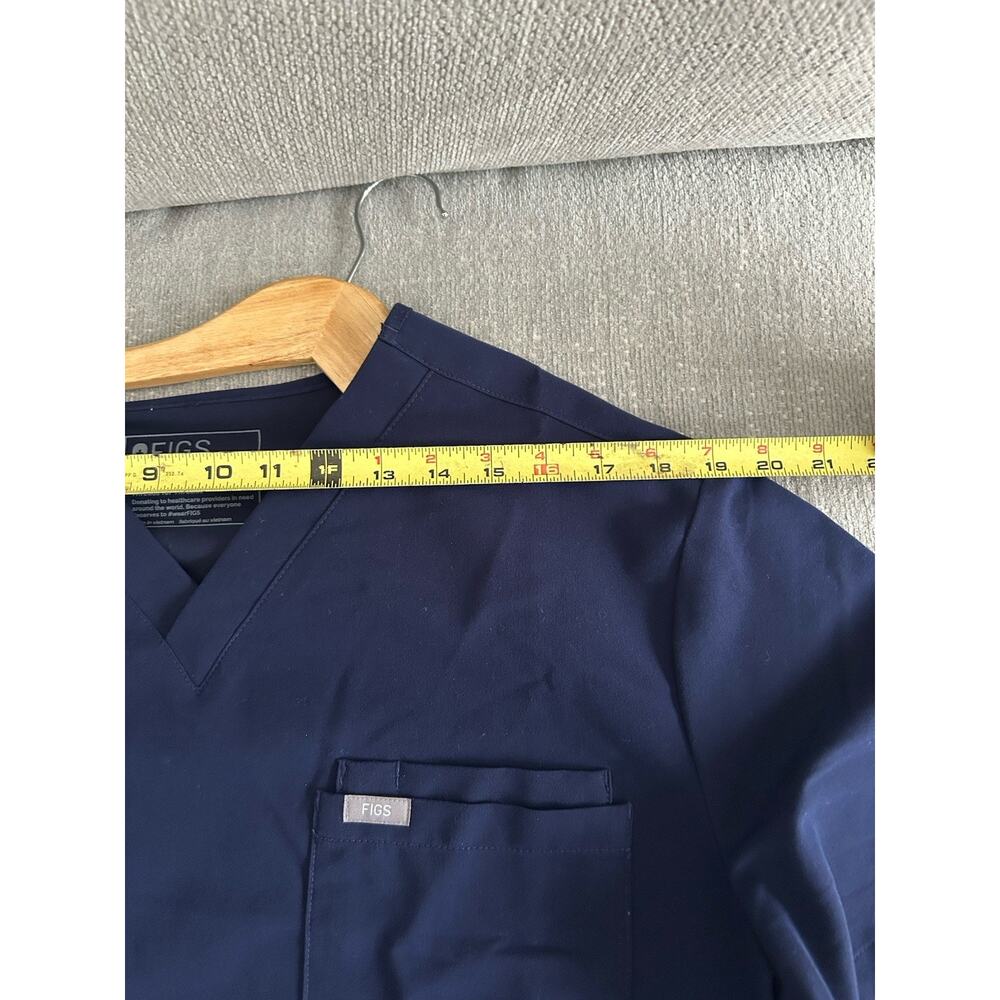 FIGS Technical Collection Navy Blue V-Neck Scrub Top Mens Large - Picture 7 of 9